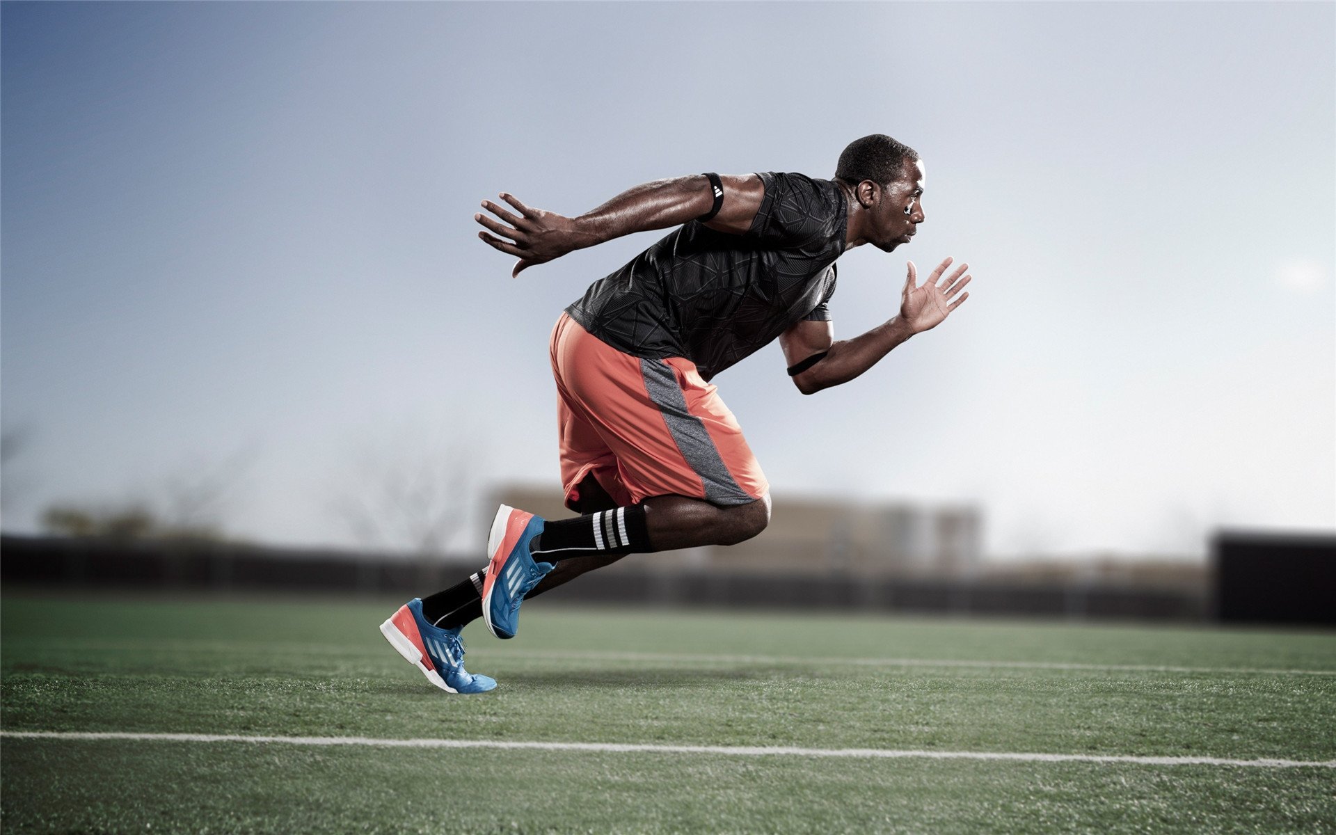 拜仁定位球设计精妙,多次制造威胁,拜仁目标